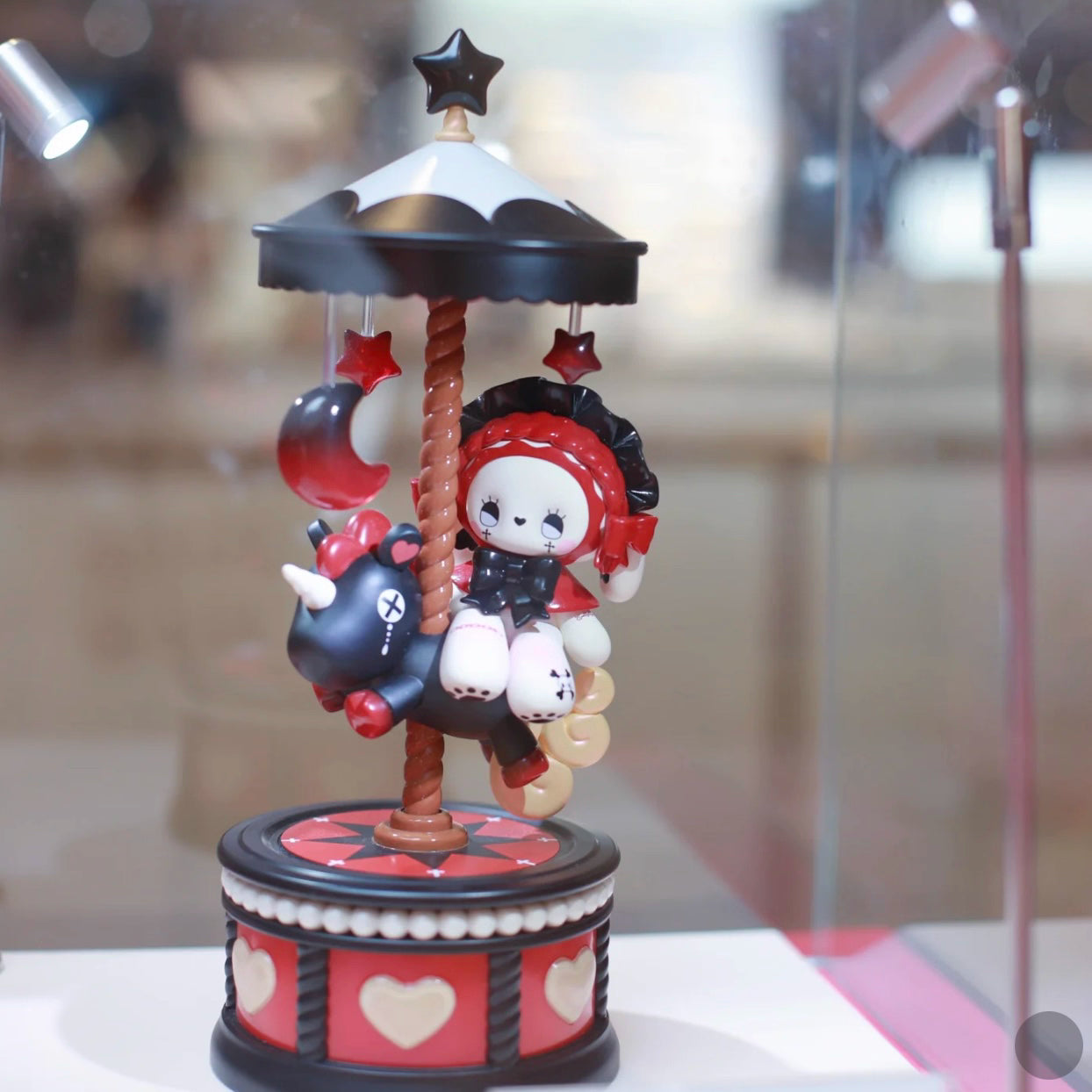 EMMA Fantasy Carousel Music Box Big Figure