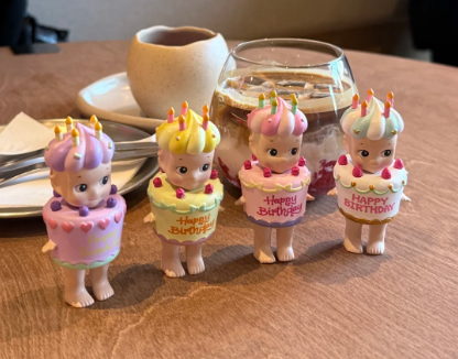 SONNY ANGEL Birthday Gift Cake