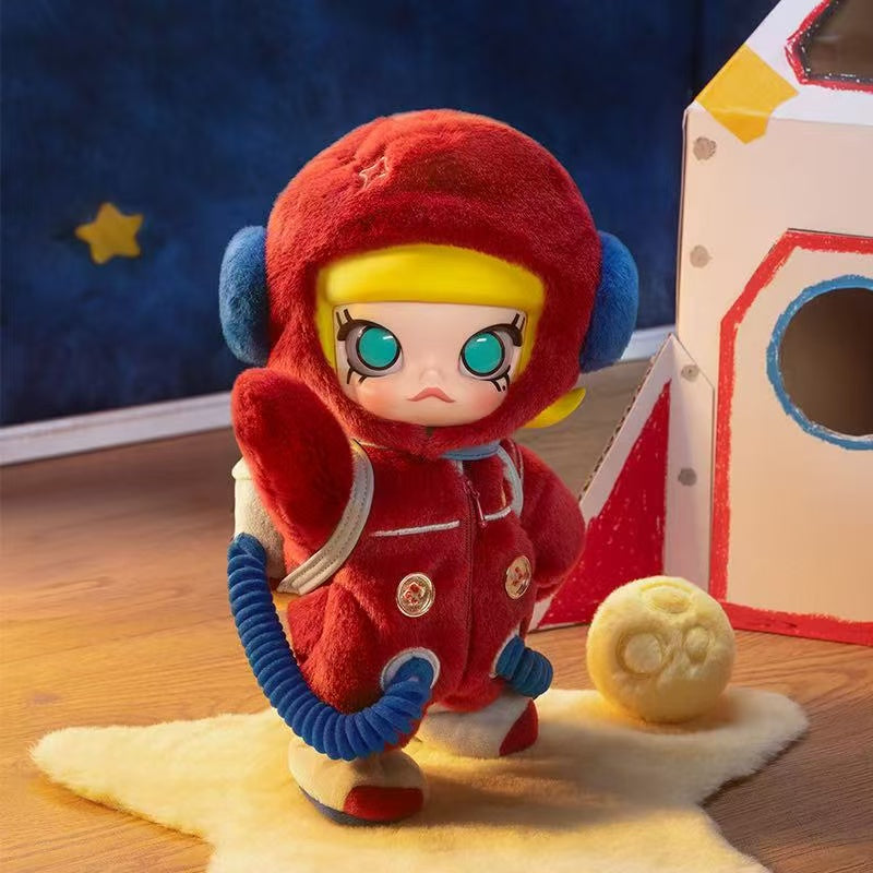 Hello MOLLY, Moon 18 action figure